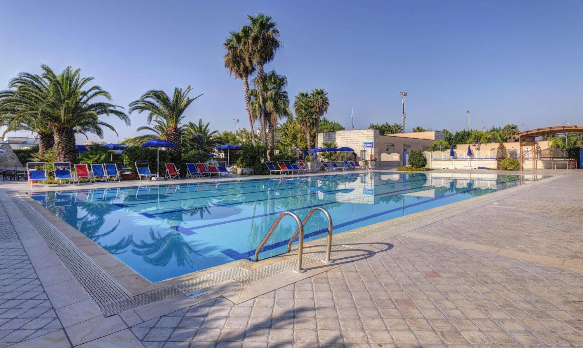 Aparthotel I Giardini Di Atena Merine Exterior foto